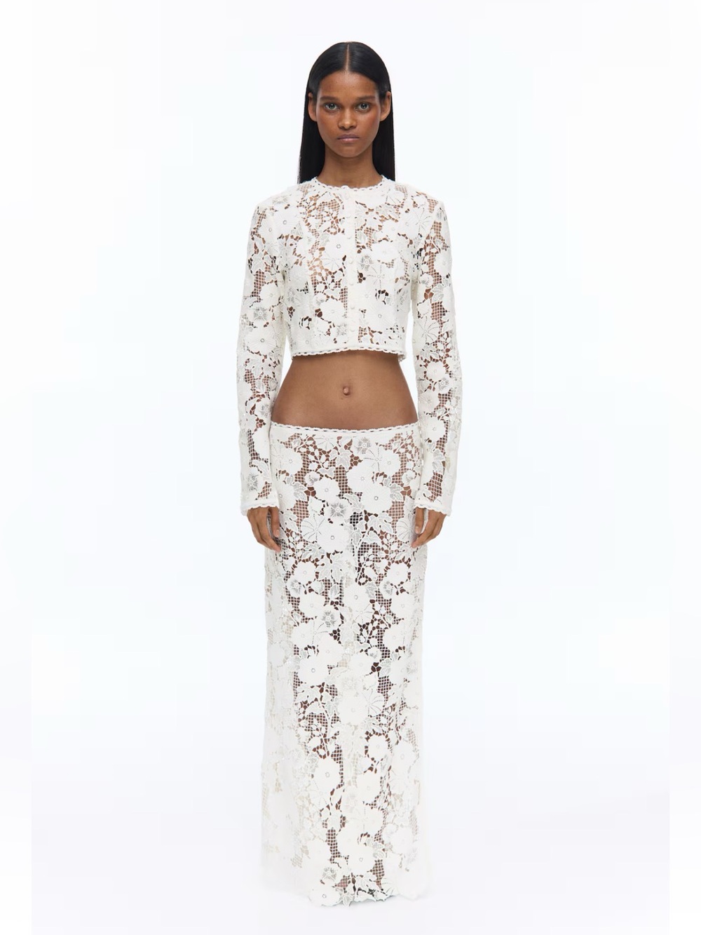 LIVIA NUNES H&M
NWT CREAM LACE SKIRT